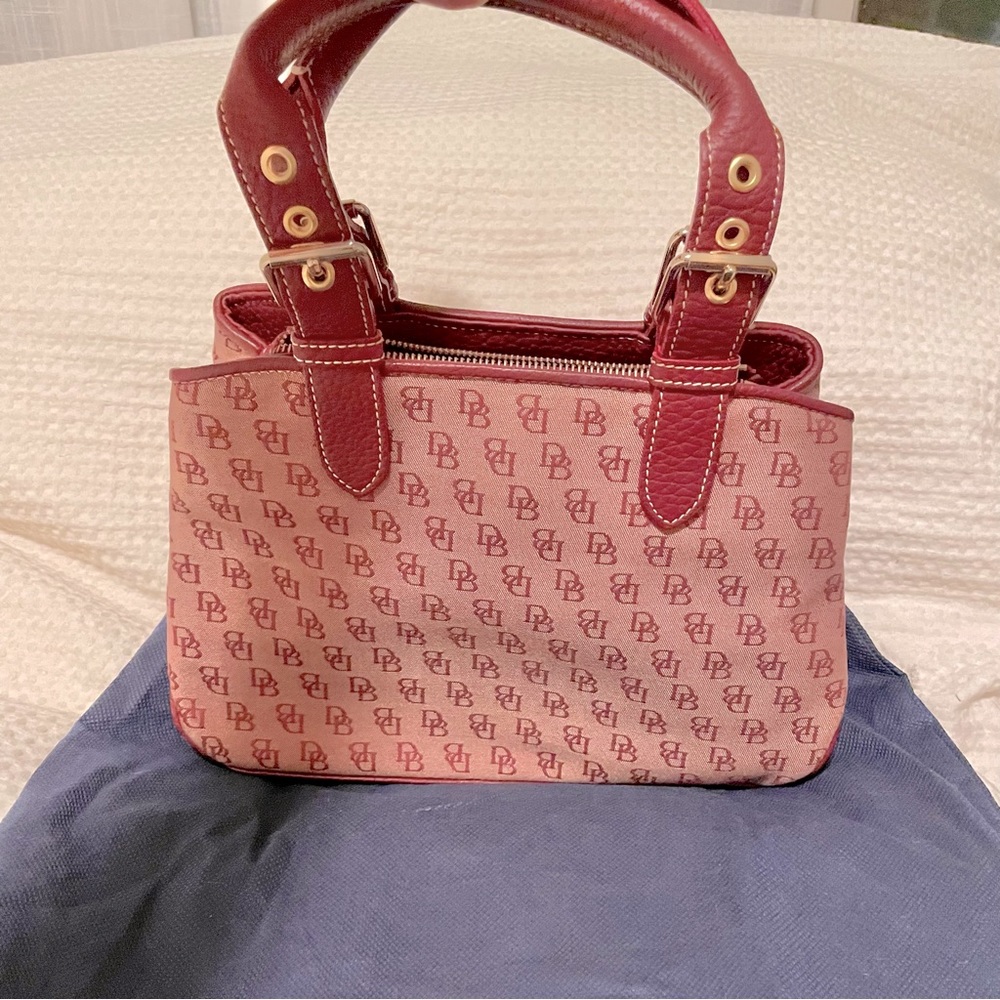 Dooney & Bourke Vintage red logo handbag